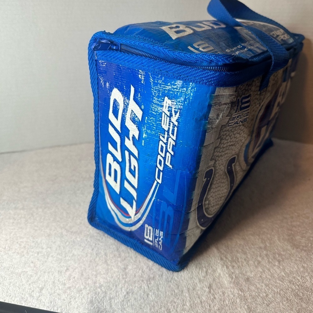 Bud Light Budweiser 18 Can Insulated Cooler Bag Pack Collectible Ad 2009 EUC - Picture 3 of 6